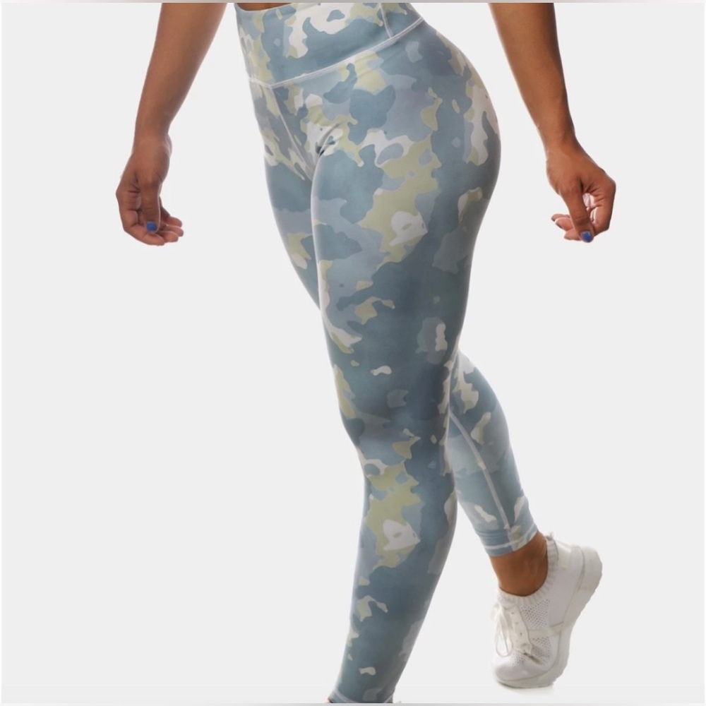 Jed North Women blue camo yoga workout set